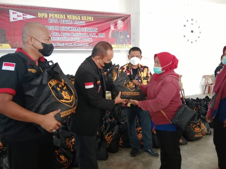 DPD PMS Tebingtinggi Salurkan 300 Paket Lebaran dari Kabareskrim Polri