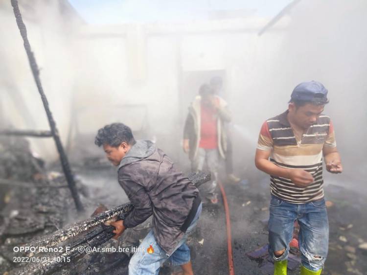 Rumah Warga di Desa Talimbaru Hangus Dilalap Api