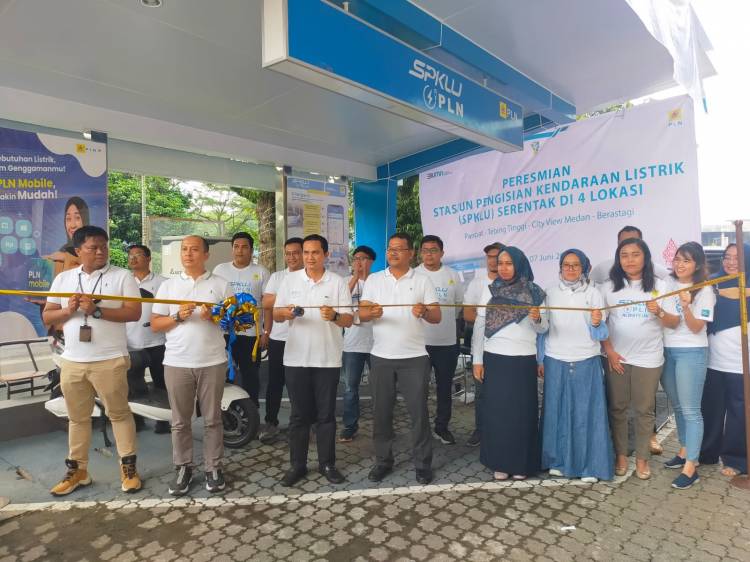 Manager PLN UP3 Medan Resmikan SPKLU di City View Polonia Medan