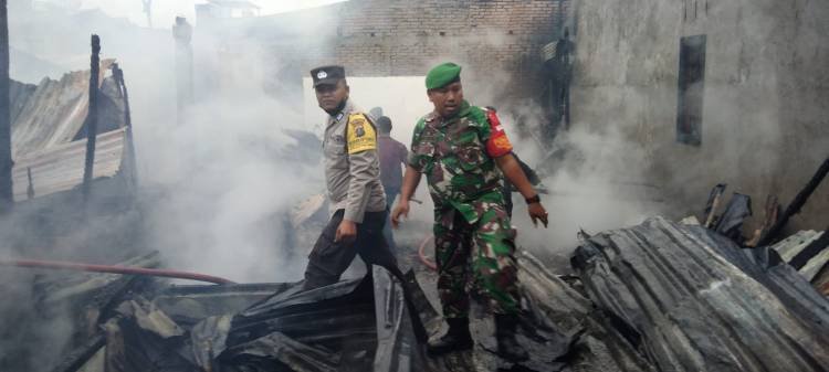 Enam Rumah Terbakar di Karo