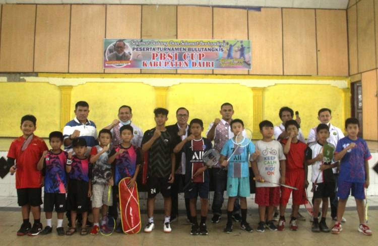 Ketua PBSI Dairi Motivasi Pelajar dan Orang Tua Peserta Turnamen