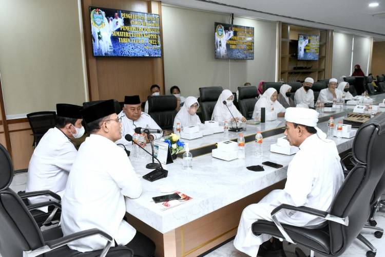 Lepas Keberangkatan Calon Haji KBIH Pemprov Sumut, Afifi Lubis Ingatkan Esensi Ibadah Haji