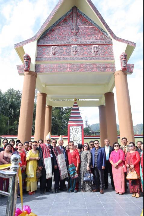 Syukuran Peresmian Renovasi Siosio Tambak Raja Marpaung di Balige Sukses