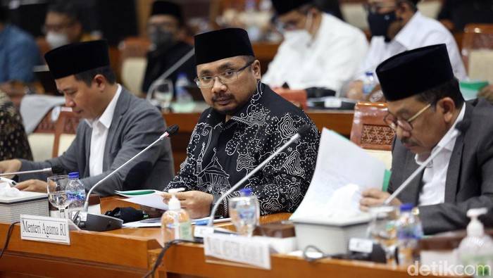 Komisi VIII DPR Cecar Menag soal Dana BOP, Ungkit Pesantren Fiktif