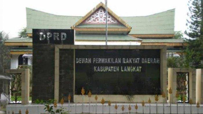 DPRD Langkat Paripurnakan 8 Ranperda Usulan Pemkab dan Inisiatif DPRD