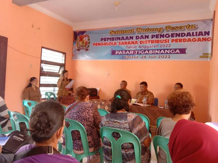 Bupati Karo Sosialisasi Pengendalian Sarana Distribusi Perdagangan Kepada Pedagang di Tigabinanga