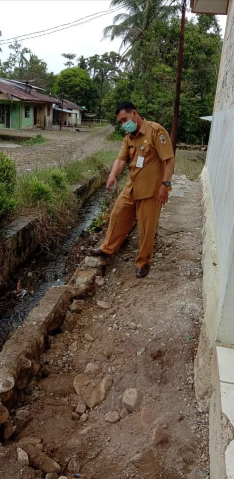 Parit di SD Negeri 074058 Saiwahili Adulo Nias Rusak Diterjang Banjir