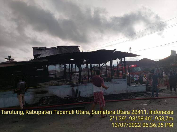 4 Rumah Semi Permanen Terbakar di Kelurahan Partali Julu Tarutung