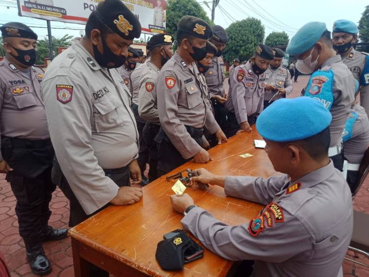 Polres Asahan Lakukan Pemeriksaan Senpi Personel Pom Obvit