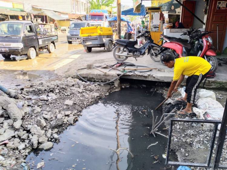 Pemko Medan Benahi Drainase di Medan Marelan