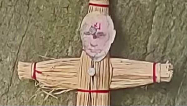 Pria Jepang Santet Putin dengan Boneka Jerami Kutukan