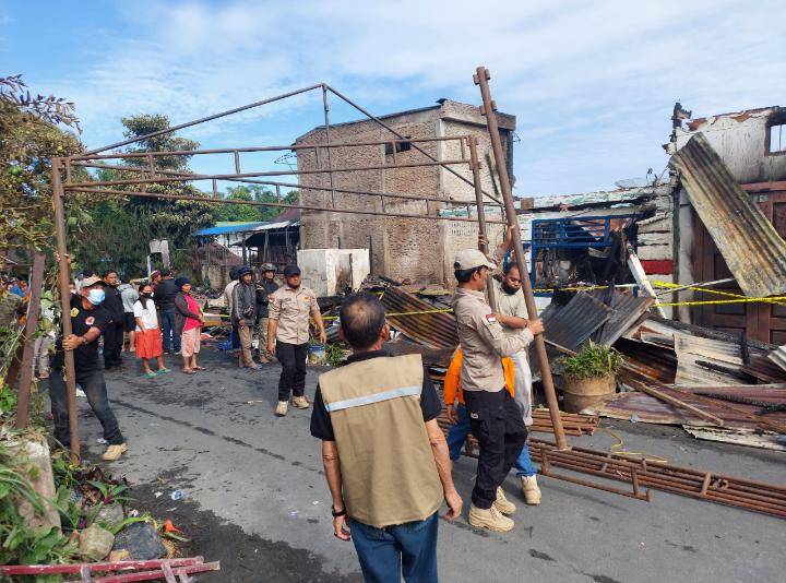 8 Rumah dan 1 Mobil Terbakar di Sidikalang