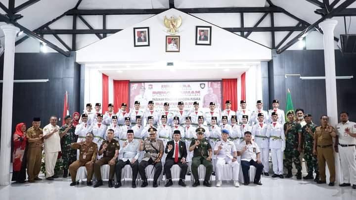 Plt Wali Kota Kukuhkan 30 Paskibra Kota Tanjungbalai