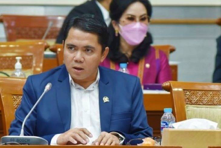 Anggota DPR Singgung Gaya Hidup Karopaminal Polri dan Mobil-mobilnya