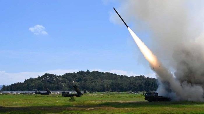 Latihan Militer China Bisa Bikin Kacau Rute Ratusan Kapal Kontainer
