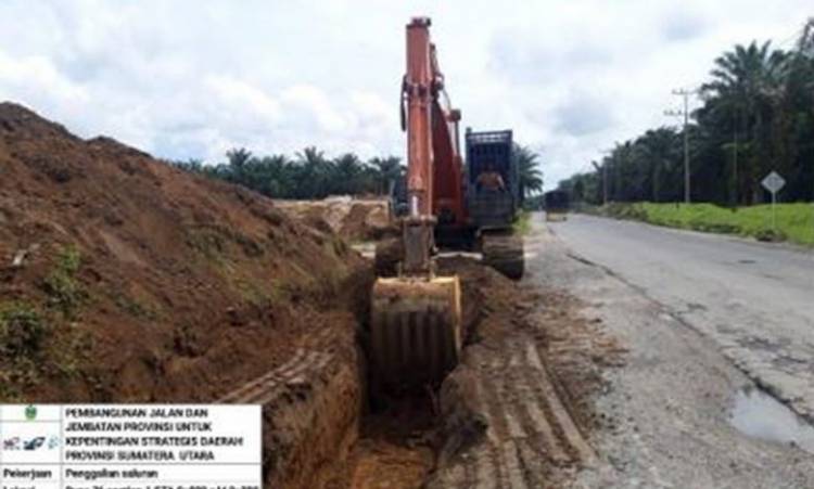 Progres Proyek Perbaikan Jalan 450 Km Sumut Tahap Perataan Jalan, Drainase hingga Pengerasan