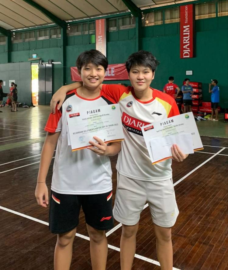 Nia/Salsa Juara Ganda Remaja Putri Kretek Cup XV Kudus 2022