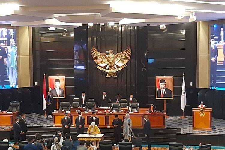DPRD DKI Resmi Umumkan Usulan Pemberhentian Anies sebagai Gubernur