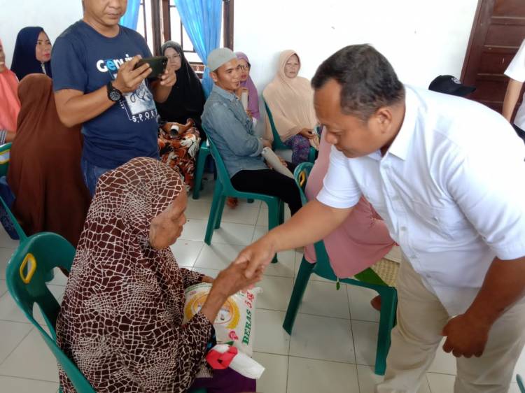 Kurangi Dampak Penyesuaian Harga BBM, Kadin Batubara Salurkan Bantuan Beras