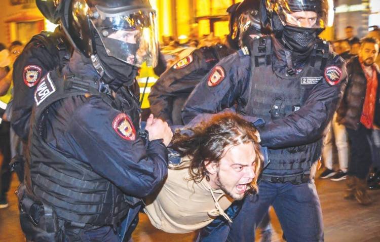 Rusia Tangkap 1.300 Warga Gegara Protes Wamil Buat Perang di Ukraina