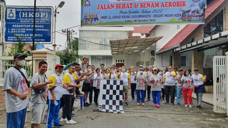 Jalan Sehat dan Senam Aerobik, Meriahkan Pesta Gotilon HKBP UAS Medan