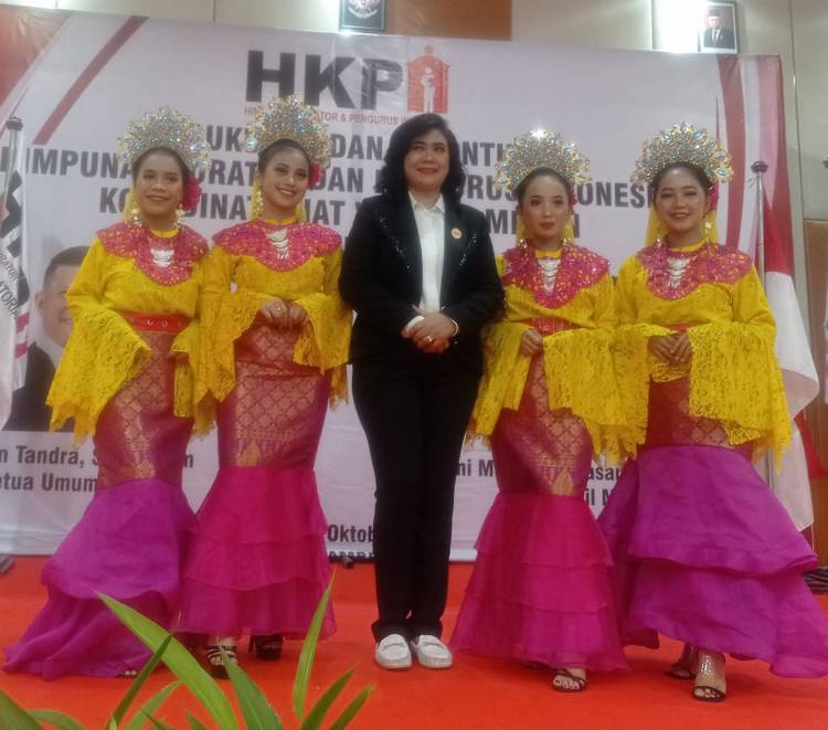 Enni Pasaribu - Lusiana Silaban Tampilkan Seni Etnik di Tengah Budaya Pop