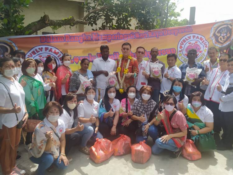 LFCG Bagikan Ratusan Paket Sembako Deepavali di Medan
