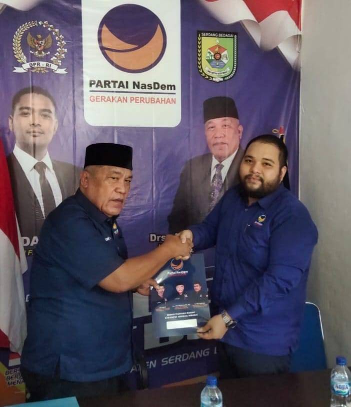 Mantan Kadisdik Sergai Joni W Manik Daftar Bacaleg dan Syukuran Ultah di DPD Nasdem