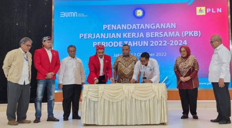 Setelah 10 Tahun, Manajemen dan Serikat Pekerja PLN Akhirnya Teken PKB