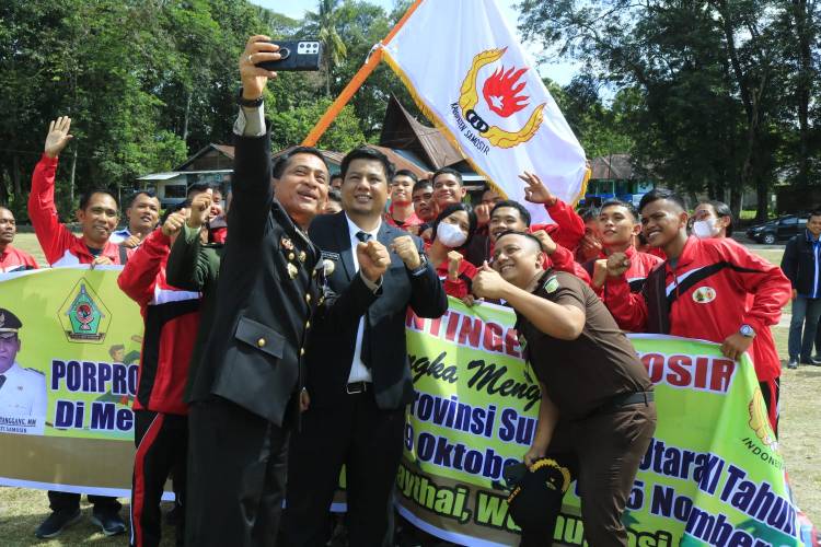 Bupati Samosir Lepas 29 Atlet Mengikuti Porprovsu