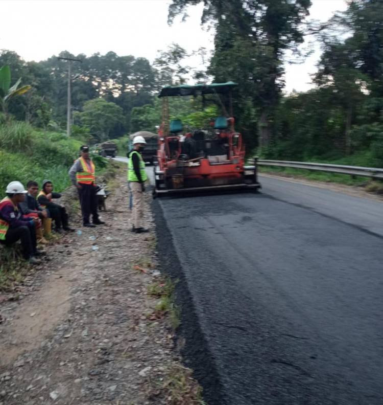Kementerian PUPR Hotmix Jalinsum Parapat Wilayah Kecamatan Dolok Panribuan