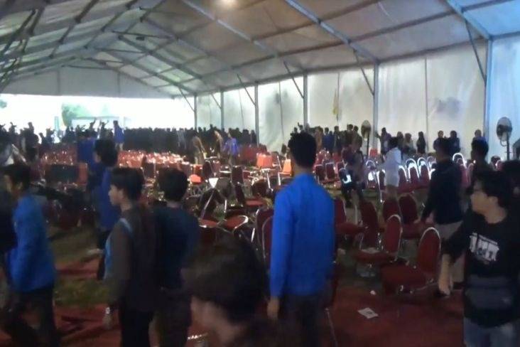 Muspimnas PMII di Tulungagung Ricuh, Peserta Saling Lempar Kursi