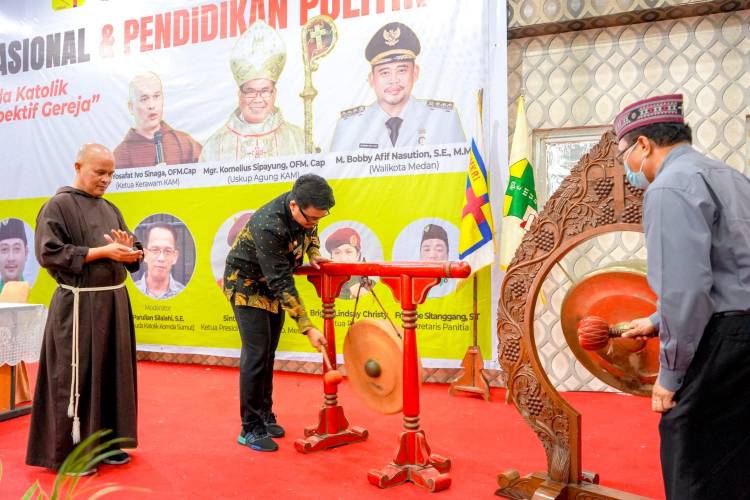 Wali Kota Launching 3 Gereja di Medan Jadi Rumah Ibadah Mandiri