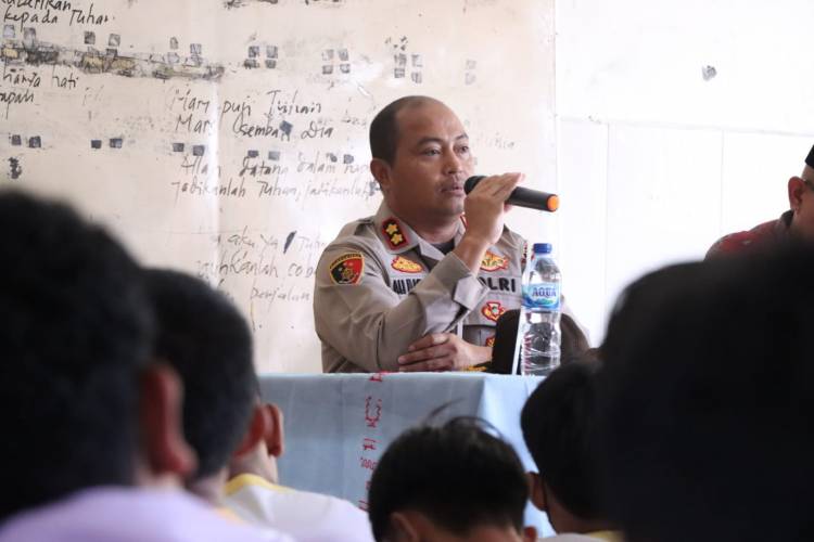 Kapolres Sergai Motivasi Siswa SMA YP RA Kartini Seirampah