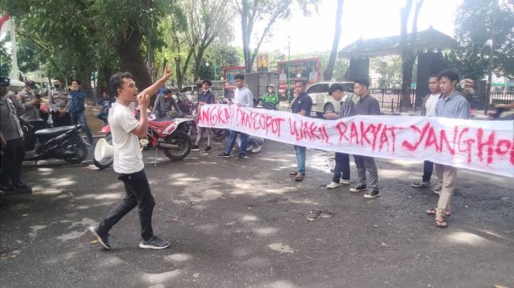 Massa JMI Unjuk Rasa ke DPRD SU, Tuntut Aparat Hukum Periksa Oknum Anggota Dewan