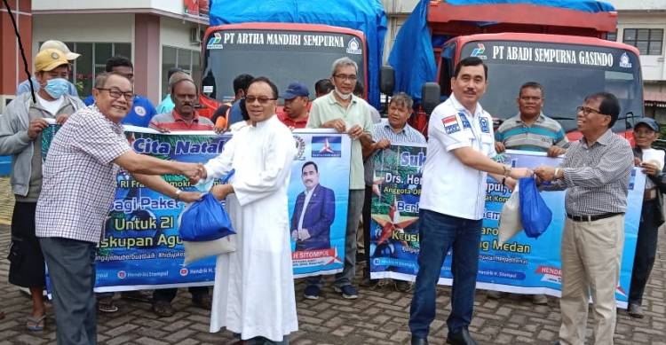 Anggota DPR RI Hendrik Sitompul Lepas Warga Katolik KAM Pulang Kampung Bersama