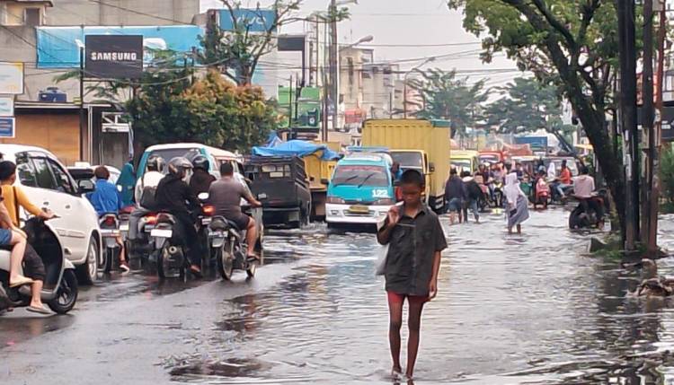 Diguyur Hujan, Sejumlah Kawasan Utara Kota Medan Terendam Banjir