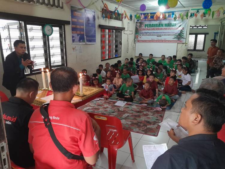 Penuh Sukacita, Wartawan Polda Sumut Natal Bersama Anak-anak Panti Asuhan