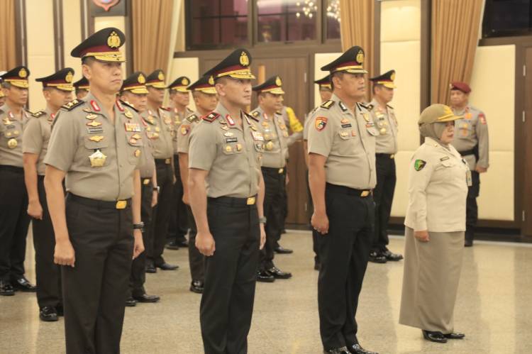 Polri Gelar Upacara Korps Raport ke 42 Pati dan 121 Pamen, Wakapolda Sumut Naik Pangkat Jadi Irjen