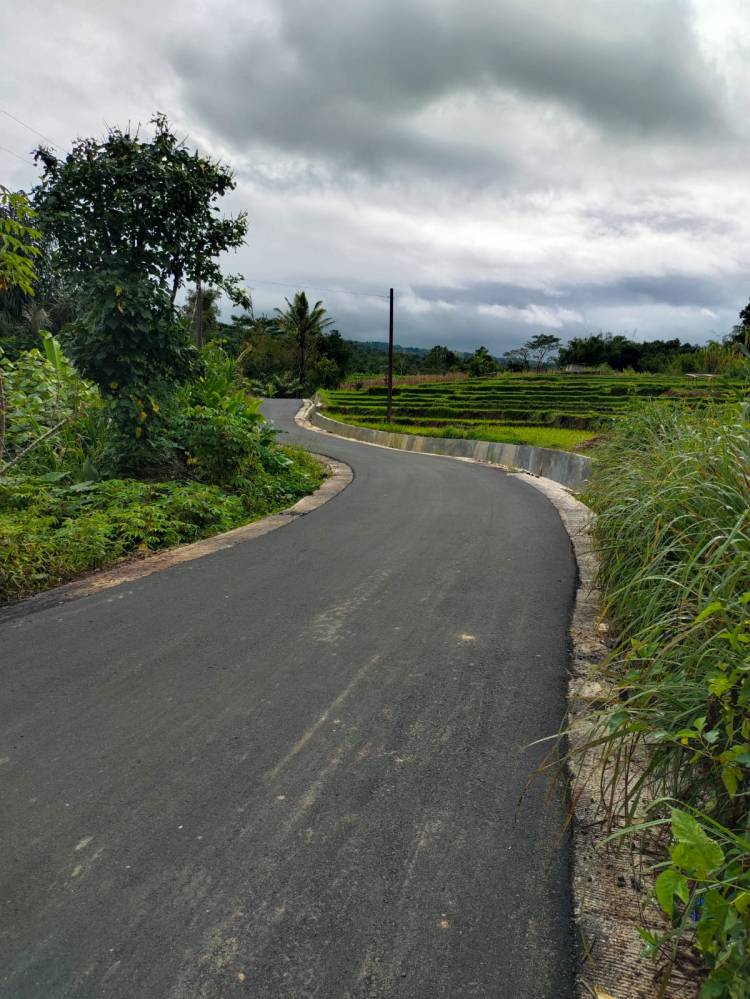 Warga Apresiasi Pembangunan Jalan Hotmix Desa Paronggil Kuta Babo