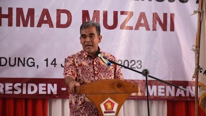 Muzani Perintahkan Kader Gerindra Pasang Bendera-Spanduk &lsquo;Prabowo Presiden 2024'