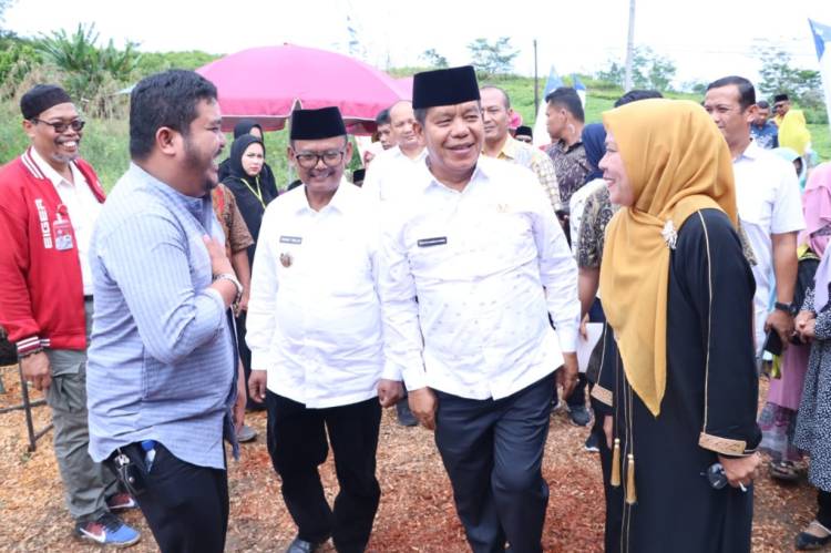 Bupati Simalungun Letakkan Batu Pertama Pembangunan Masjid Sarmahita Damanik