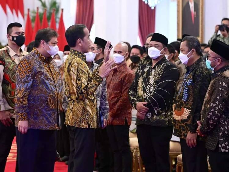 Kinerja Apik Airlangga Harus Dibarengi Penetrasi Masif di Medsos
