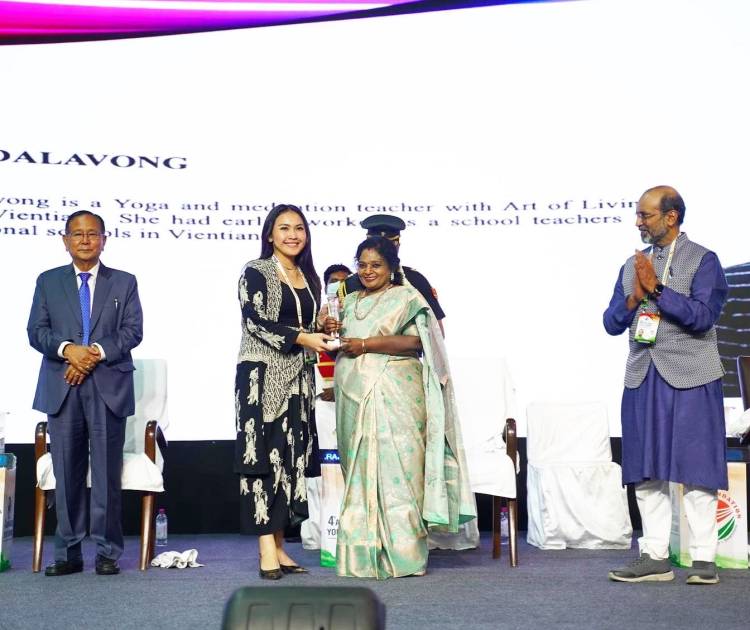Anggota DPRD SU Meryl  Saragih Terima Penghargaan Youth Award di 4th ASEAN-India Youth Summit