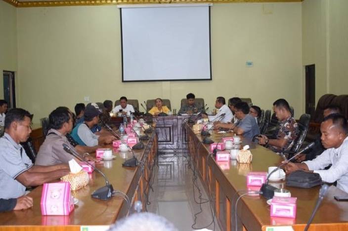 Ketua DPRD Langkat Tinjau Jalan Rusak Parah di Desa Telaga Said Sei Lepan