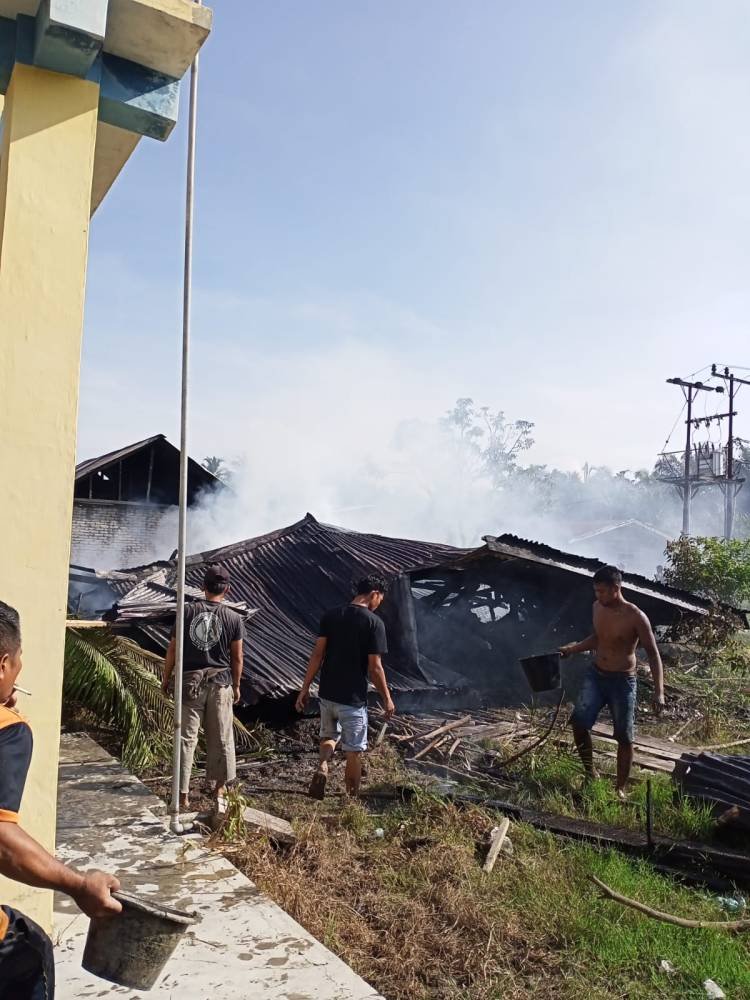 Satu Rumah  Terbakar di Desa Kuala Bangka