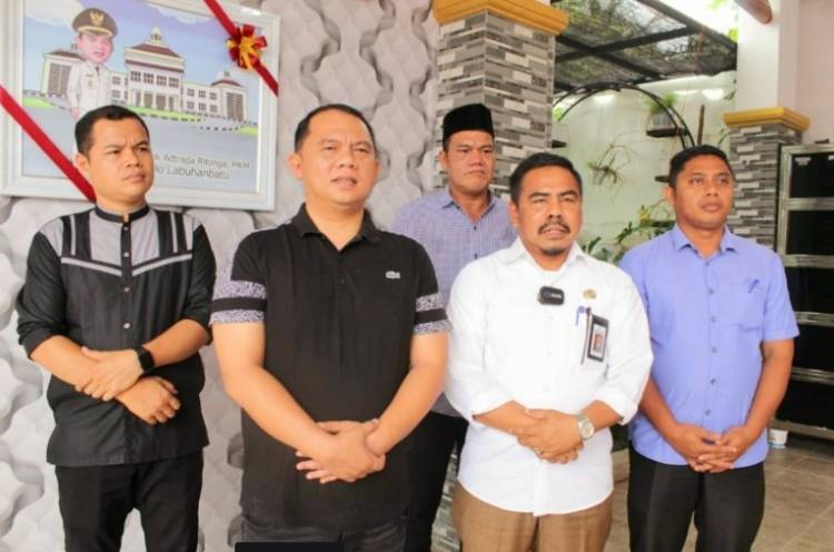 Bupati Labuhanbatu Ajak Warga Batak Toba Peduli Kebersihan Lingkungan