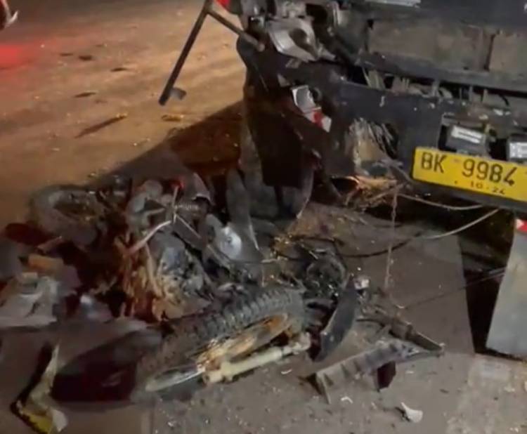 Dua Pengendara Sepeda Motor Tewas di Tabrak Truk di Jalinsum Asam Jawa