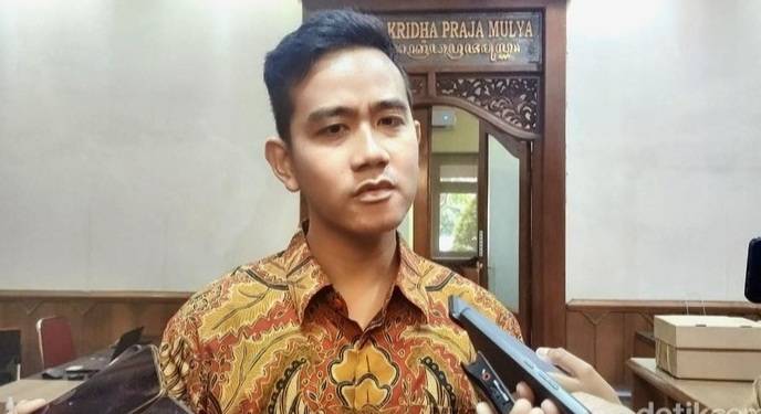 Jawaban Gibran Saat Netizen Bilang &lsquo;Kerjaannya Twitteran Mulu&rsquo;