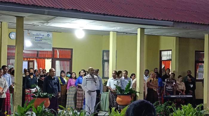 Gubernur NTT Pimpin Apel Sekolah Masuk Jam 5.30 Pagi